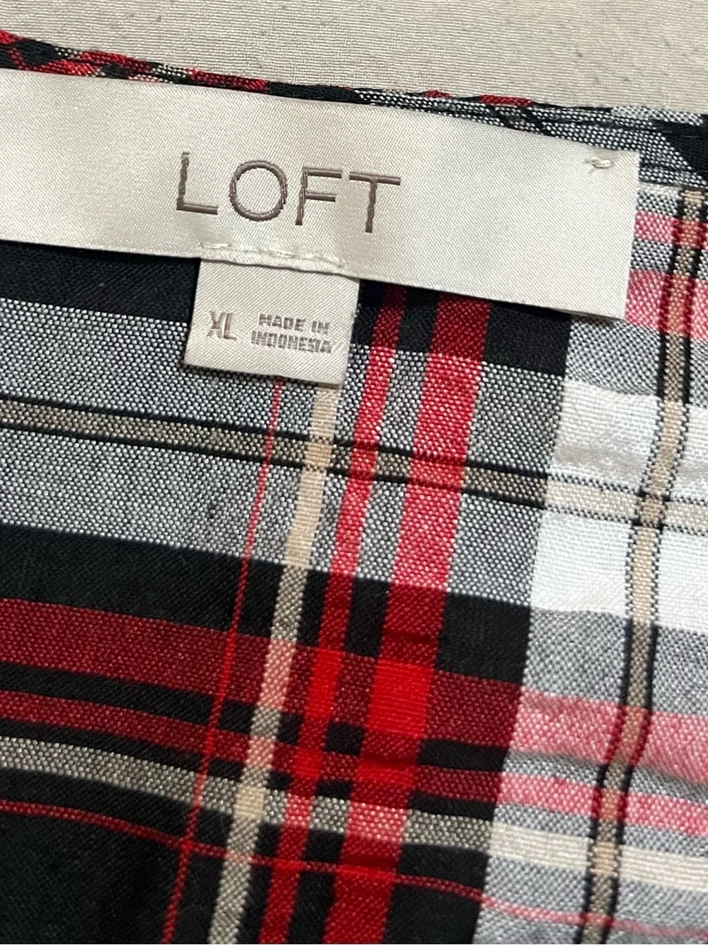 LOFT Red Black and White Plaid V-Neck Puff Sleeve Top